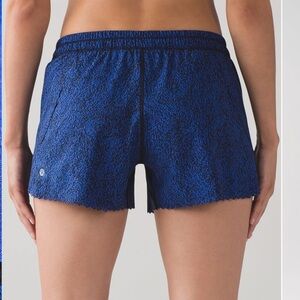 Lululemon Hit It Short Cerulean Blue size 4